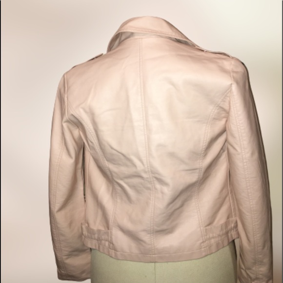 SALE 🤍 FOREVER 21 faux leather jacket - Picture 3 of 7